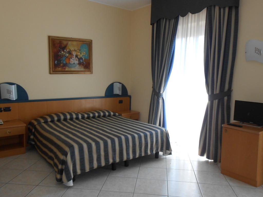 Albergo Villa Eva Костермано Экстерьер фото