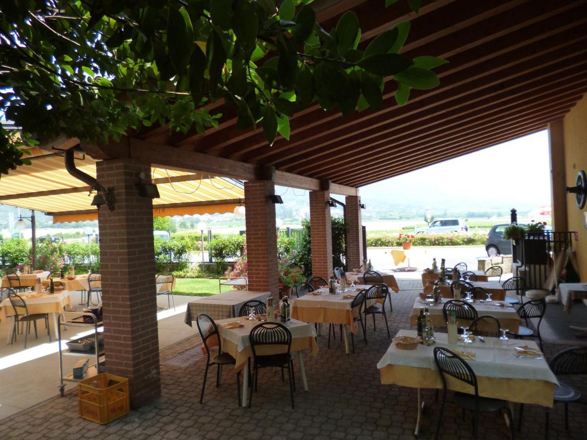 Albergo Villa Eva Костермано Экстерьер фото